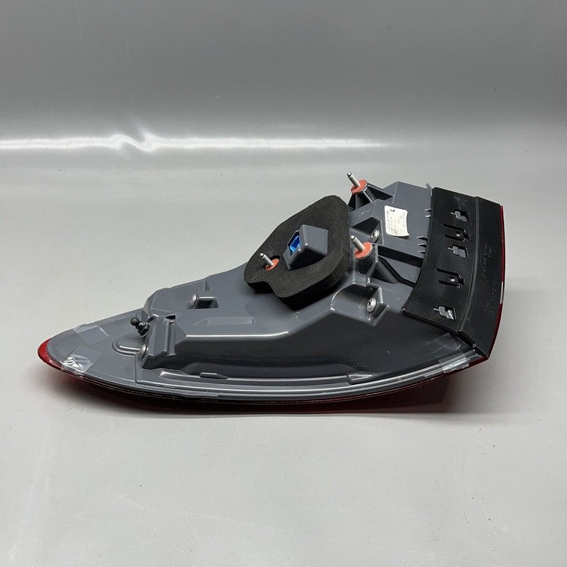 MERCEDES BENZ GLC300 TAIL LIGHT LEFT DRIVER LED OEM 2016 2017 2018 201