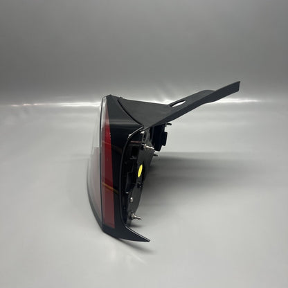 1502087-00-D TESLA MODEL Y TAIL LIGHT RIGHT PASSENGER LED 2020 21 22 23 2024 OEM 1502087-00-D