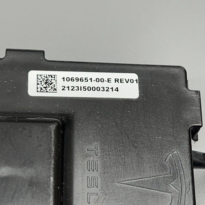 1069651-00-E TESLA MODEL S DOOR HANDLE CONTROL UNIT  MODULE FRONT 2016 17 18 2019 OEM
