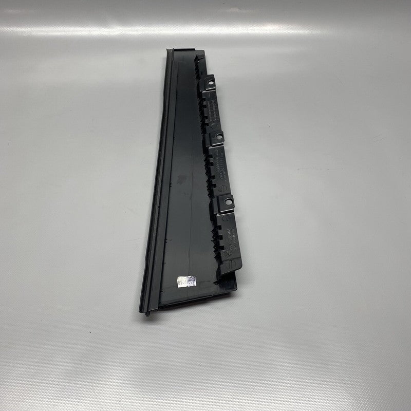 80A839902 AUDI Q5 DOOR TRIM APPLIQUE RIGHT 80A839902 2018 2019 2020 2021 OEM