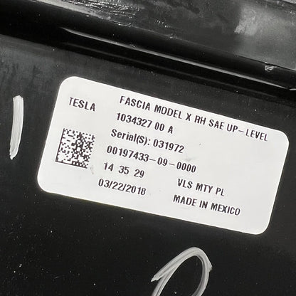 1034327-00-A TESLA MODEL X FOG LIGHT RIGHT PASSENGER 2016 2017 2018 2019 2020 1034327-00-A