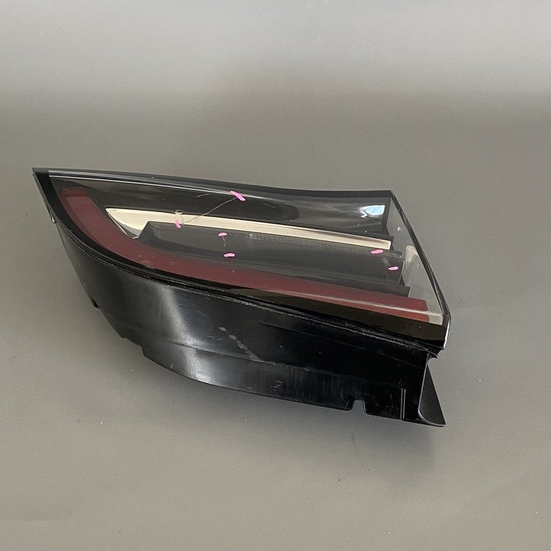 1077401-00-E TESLA MODEL 3 INNER TAIL LIGHT LEFT DRIVER 1077401-00-E 2017 2018 2019 2020 OEM
