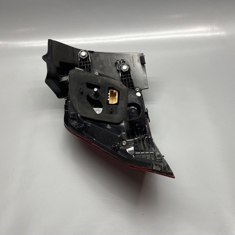 VOLKSWAGEN TIGUAN TAIL LIGHT RIGHT PASSENGER 2018 2019 2020 5NN945096A