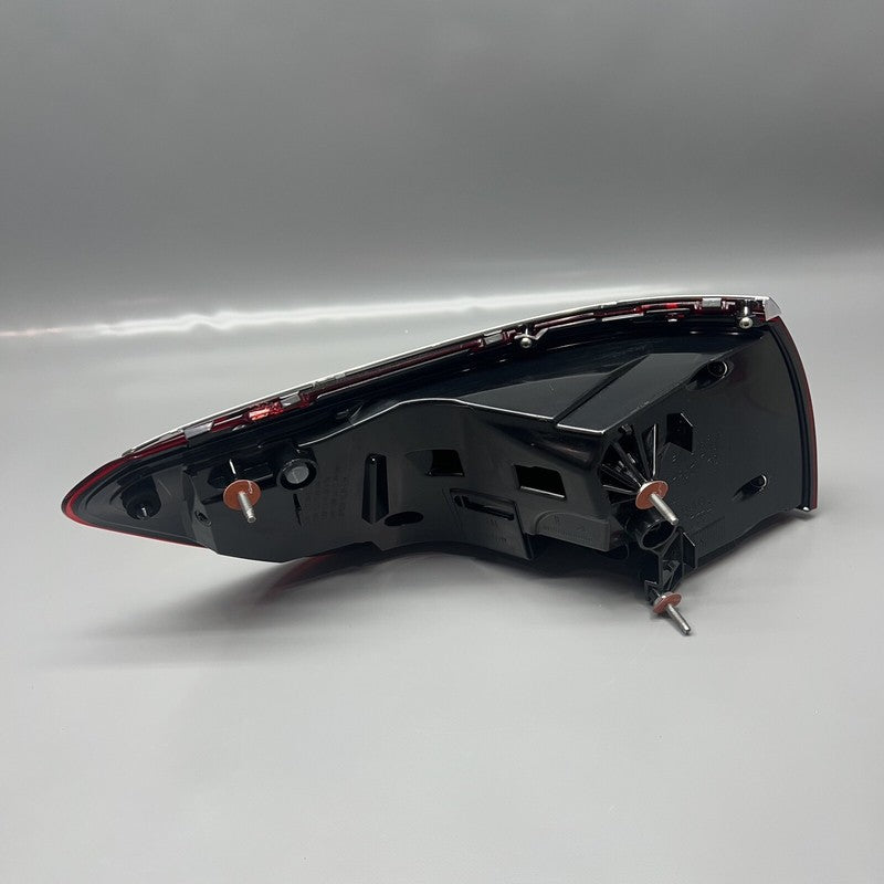 A1679066601 MERCEDES BENZ GLS580 TAIL LIGHT RIGHT PASSENGER GLS450 2020 2021 2022 2023 OEM
