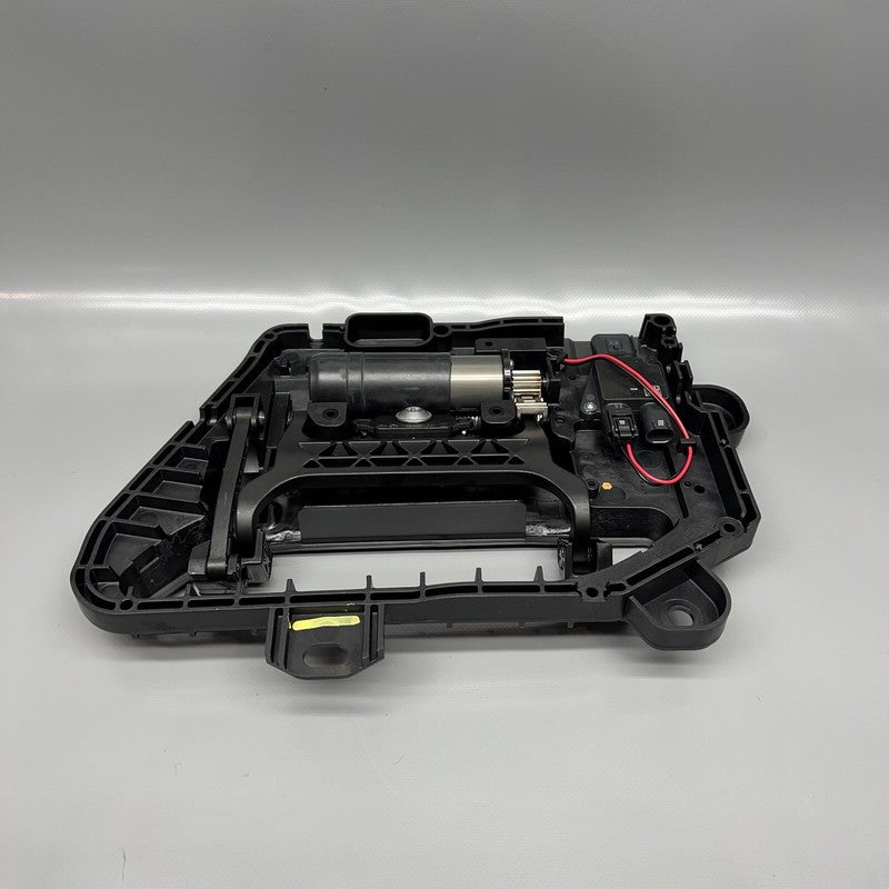 1046122-00-G TESLA MODEL S DOOR HANDLE RIGHT FRONT 2017 2018 2019 GEN2 OEM 1046122-00-G