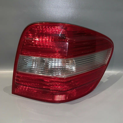 A1708201164 MERCEDES BENZ ML63 ML350 RIGHT PASSENGER TAIL LIGHT 2006 07 2008 OEM A1708201164
