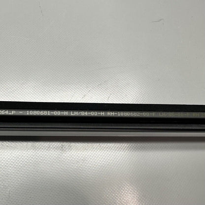 1080684-01-i TESLA MODEL 3 DOOR WINDOW MOLDING RIGHT FRONT 2017 18 19 20 21 2022 1080684-01-i