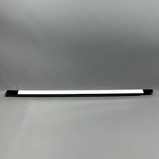 1600171-00-A TESLA MODEL S PLAID DOOR WINDOW MOLDING LEFT FRONT 2021-2023 1600171-00-A