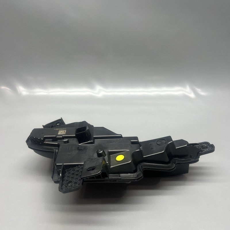 1979444-10-D TESLA MODEL Y JUNIPER REAR VALANCE TAIL LIGHT REFLECTOR LEFT DRIVER 2025 OEM 