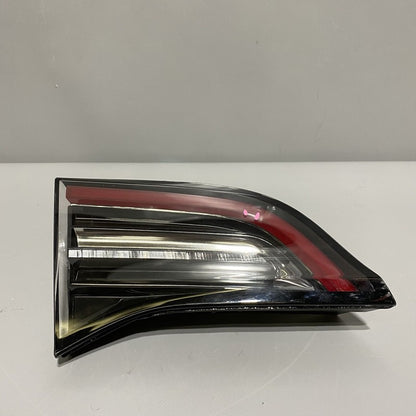 1077401-00-e TESLA MODEL 3 INNER TAIL LIGHT LEFT DRIVER 1077401-00-E 2017 2018 2019 2020 OEM