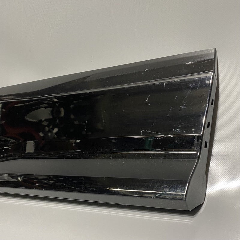 4LM853970 LAMBORHGINI URUS DOOR MOLDING LOWER RIGHT REAR 4ML853970 2018 2019 2020 2021 OEM