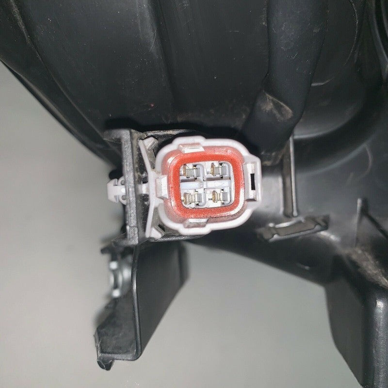 T935770-24 TOYOTA HIGHLANDER HEADLIGHT LEFT DRIVER SIDE 2014 2015 2016 HALOGEN OEM