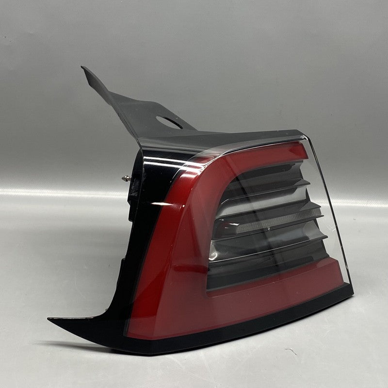 1502086-00-D TESLA MODEL Y TAIL LIGHT LEFT DRIVER 1502086-00-D 2020 2021 2022 LED OEM