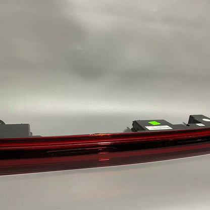 4KE945095C AUDI E-TRON CENTER REAR TAIL LIGHT 4KE945095C 2019 2020 OEM