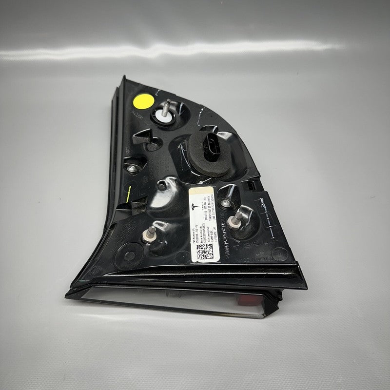 1502088-00-B TESLA MODEL Y LIFTGATE TAIL LIGHT LEFT DRIVER 2020 21 22 2023 OEM 1502088-00-B