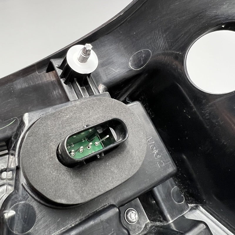 1502086-00-D TESLA MODEL Y TAIL LIGHT LEFT DRIVER 2020 2021 2022 2023 OEM 1502086-00-D