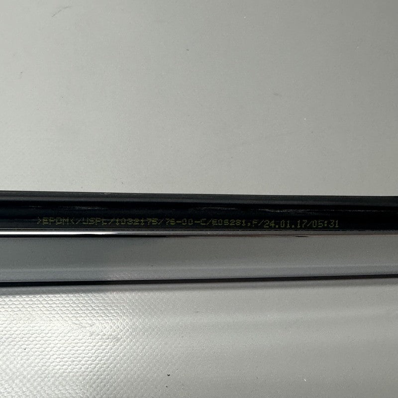 1032168-00-D TESLA MODEL X DOOR WINDOW MOLDING RIGHT REAR 2016 17 18 19 2020 OEM 1032168-00-D