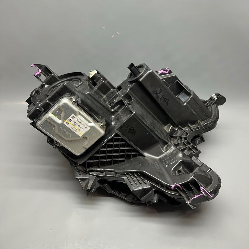 GMC TERRAIN HEADLIGHT LEFT DRIVER 2018 2019 2020 2021 XENON OEM 843556