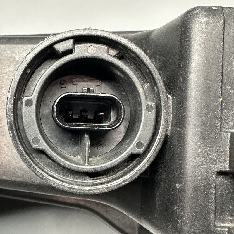 1077392-00-F TESLA MODEL 3 FOG LIGHT RIGHT PASSENGER 2017 18 19 20 21 2022 OEM 1077392-00-F