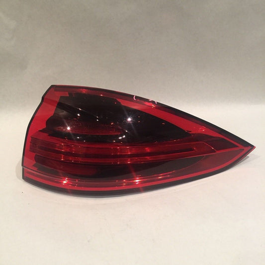 7P5945208R PORSCHE CAYENNE TAIL LIGHT RIGHT PASSENGER 7P5945208R 2015 2016 2017 LED OEM