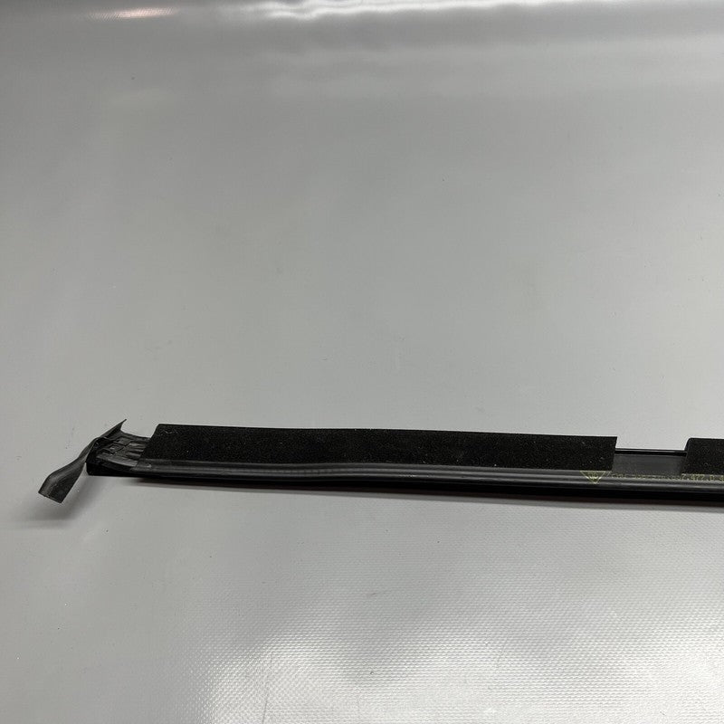 9Y0837476J PORSCHE CAYENNE DOOR BELT MOLDING RIGHT FRONT 2019 2020 OEM 9Y0837476J