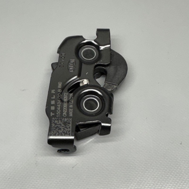 1504434-00-B TESLA MODEL Y 2ND ROW SEAT CENTER LATCH RWD  2020 2021 2022 2023 2024 OEM 
