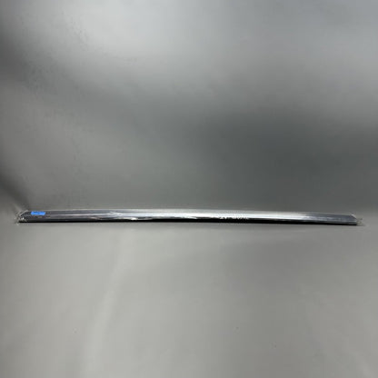 1098684-00-D TESLA MODEL X DOOR WINDOW BELT RIGHT FRONT 2016 2017 18 19 2020 OEM 1098684-00-D