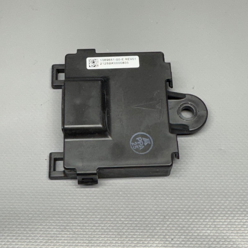 1069651-00-E TESLA MODEL S DOOR HANDLE CONTROL UNIT FRONT 2016 2017 2018 OEM 1069651-00-E