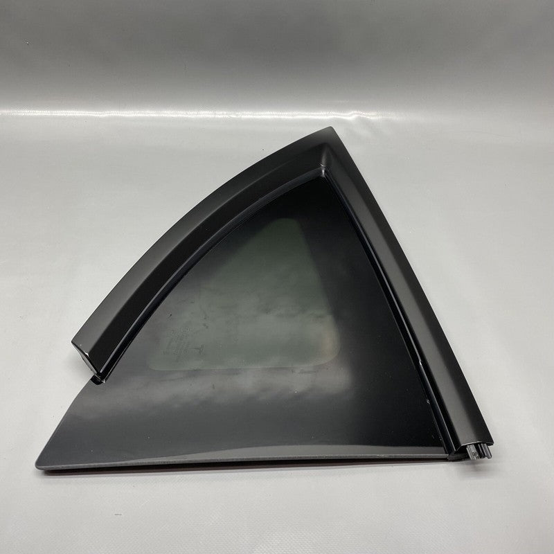 1495741-00-E TESLA MODEL Y QUARTER GLASS RIGHT REAR 2020 2021 2022 2023 OEM 1495741-00-E