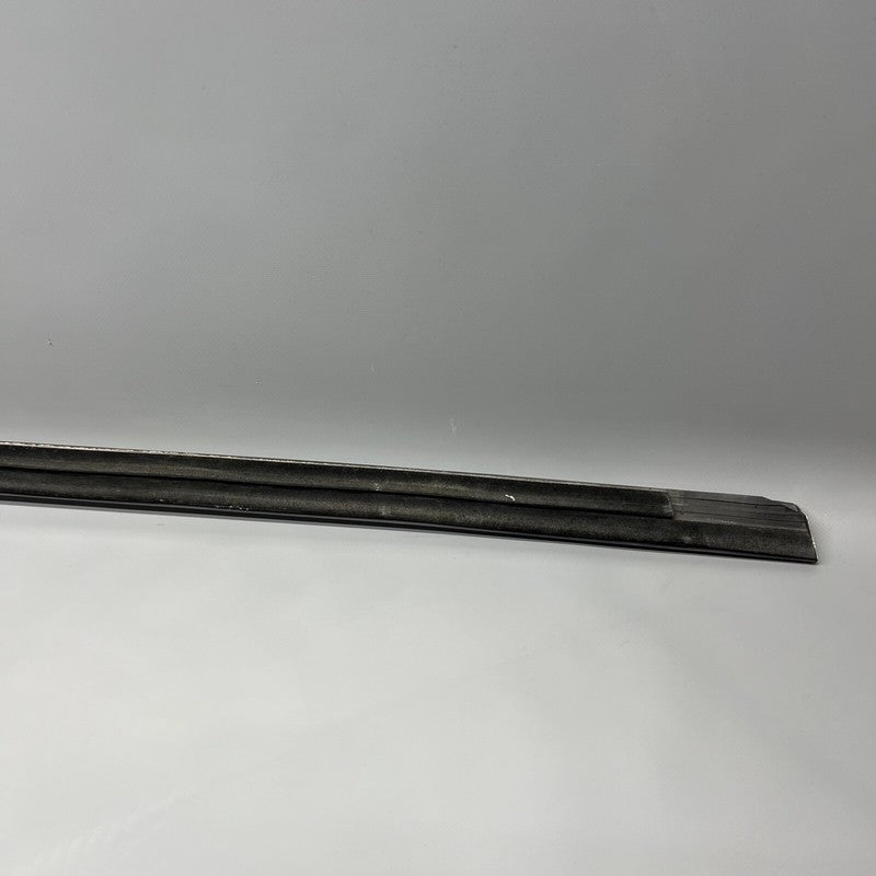 1080682-00-D TESLA MODEL 3 DOOR WINDOW MOLDING LEFT FRONT 2017 18 19 20 21 2022 1080682-00-D