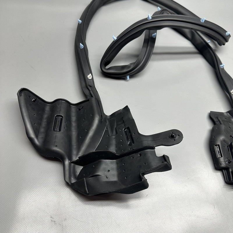 6009594-00-D TESLA MODEL S DOOR SEAL RIGHT FRONT 2012 2013 2014 2015 OEM 6009594-00-D