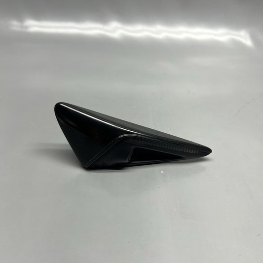 1495864-20-c TESLA MODEL 3 Y FENDER CAMERA MARKER LEFT 2017 2018 2019 2020 2021 2022 OEM
