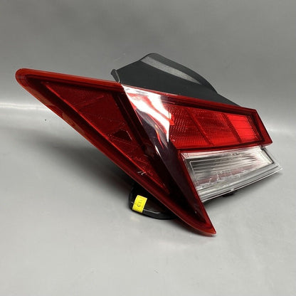 92401 AA020 HYUNDAI ELANTRA TAIL LIGHT LEFT DRIVER 2021 2022 OEM 92401AA020 DAMAGED