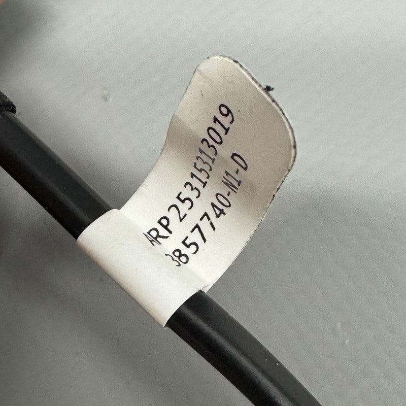 TESLA MODEL Y SECOND ROW CENTER SEAT BELT BUCKLE 2024 2025 OEM 3857740