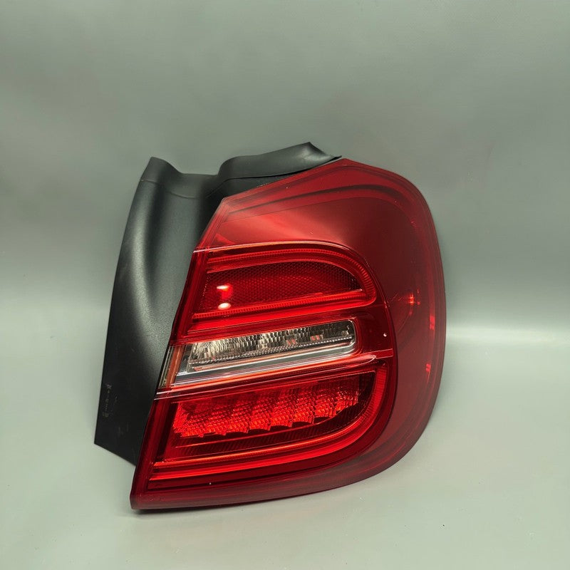 MERCEDES BENZ GLA350 TAIL LIGHT RIGHT PASSENGER 2015-2017 2018 2019 20