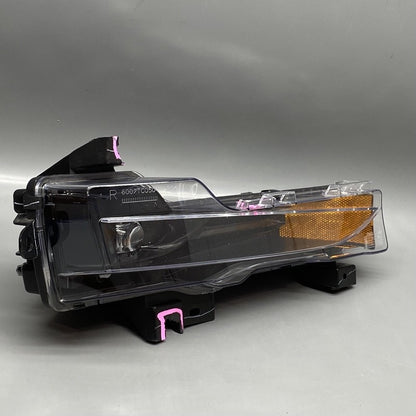 1077392-00-E TESLA MODEL 3 FOG LIGHT RIGHT PASSENGER 2017 2018 2019 2020 3 PIN 1077392-00-E