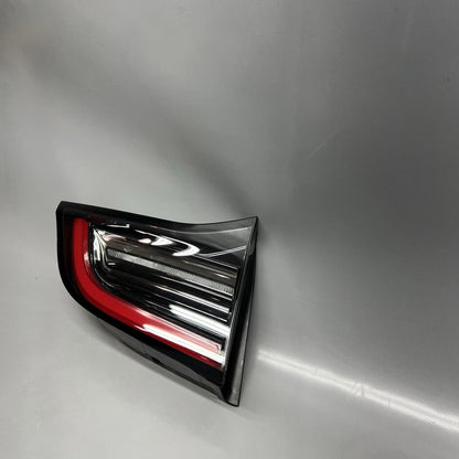 1502088-00-B TESLA MODEL Y TAIL LIGHT TRUNK LEFT DRIVER 2021 2022 2023 2024 OEM 1502088-00-B