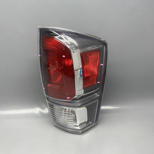 TOYOTA TACOMA TAIL LIGHT RIGHT PASSENGER 2020 2021 OEM DAMAGED