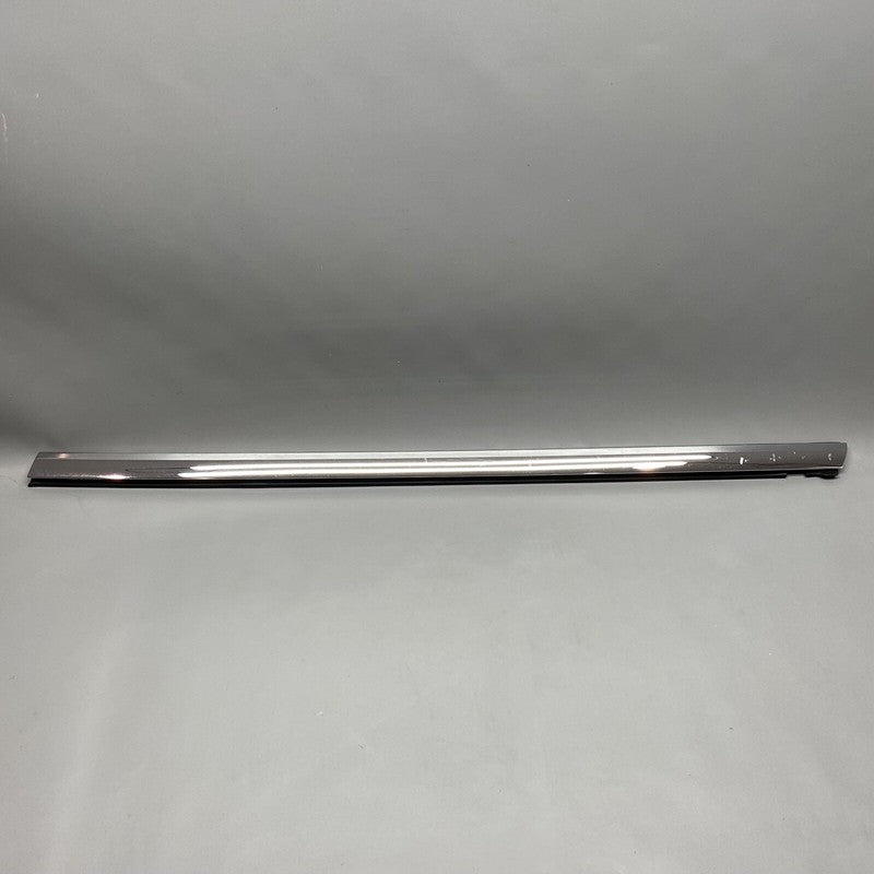 6009599-00-C TESLA MODEL S DOOR WINDOW MOLDING LEFT FRONT 2012 13 14 15 2016 OEM 6009599-00-C