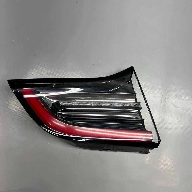 TESLA MODEL Y TAIL LIGHT TRUNK LEFT DRIVER 2021 2022 2023 2024 OEM 150