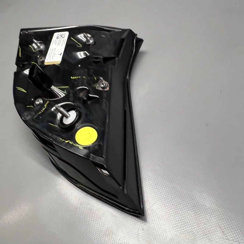 1502088-00-B TESLA MODEL Y TAIL LIGHT TRUNK LEFT DRIVER 2021 2022 2023 2024 OEM 1502088-00-B