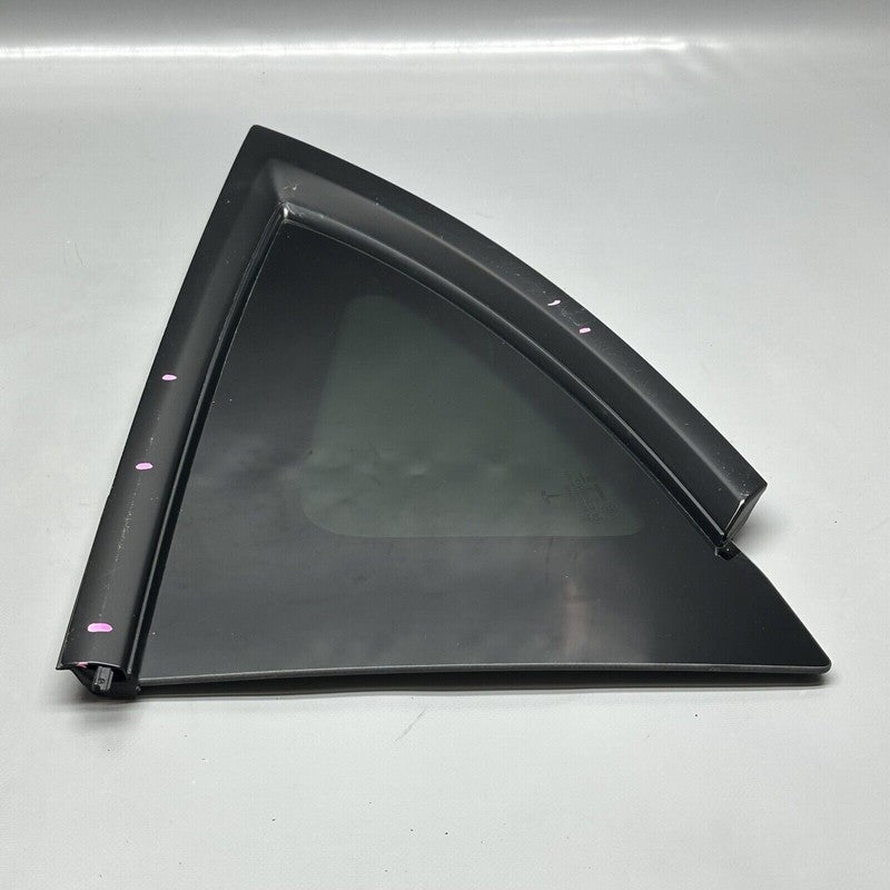 1495744-00 TESLA MODEL Y QUARTER GLASS LEFT DRIVER 2020 2021 2022 2023 OEM 1495744-00