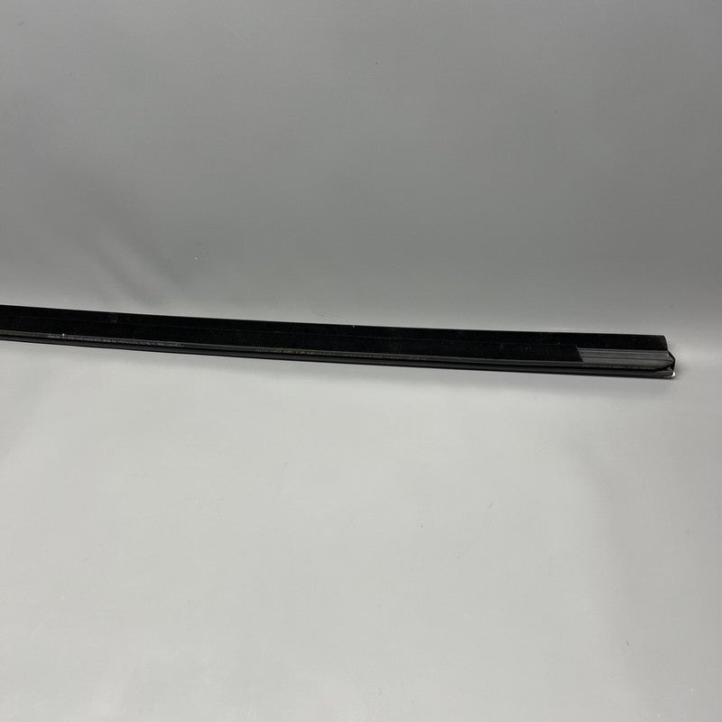 1495722-00-B TESLA MODEL Y DOOR WINDOW OUTER BELT RIGHT REAR 2020 21 22 2023 OEM 1495722-00-B