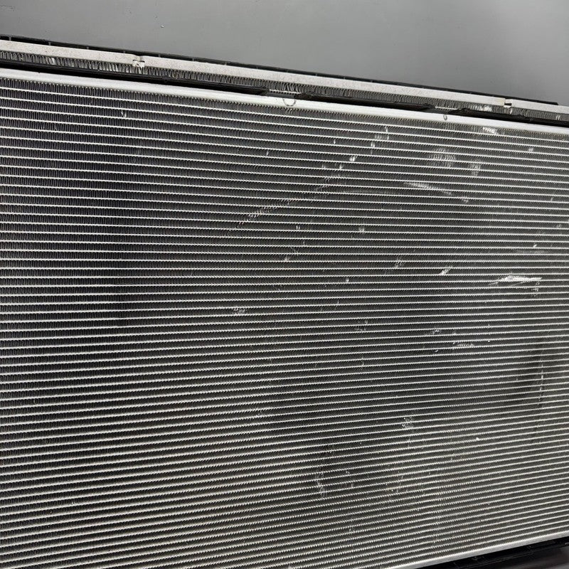 A2045003703 MERCEDES BENZ E350 E550 COOLANT RADIATOR 2010 2011 2012 2013 2014 2015 OEM