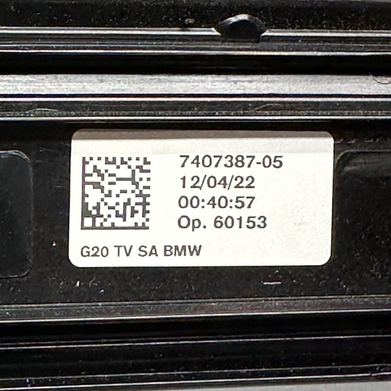 7407387 BMW 330 DOOR SILL PLATE LEFT FRONT 2019 2020 2021 OEM 7407387