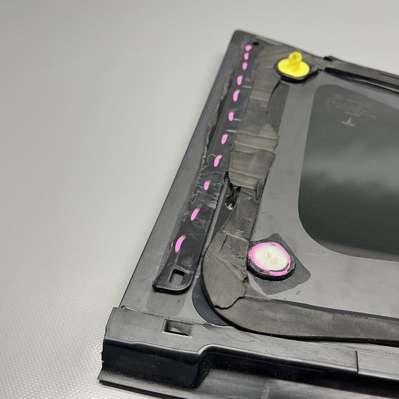 1621162-70-D TESLA MODEL Y QUARTER GLASS LEFT REAR 2020 2021 2022 2023 OEM 1621162-70-D