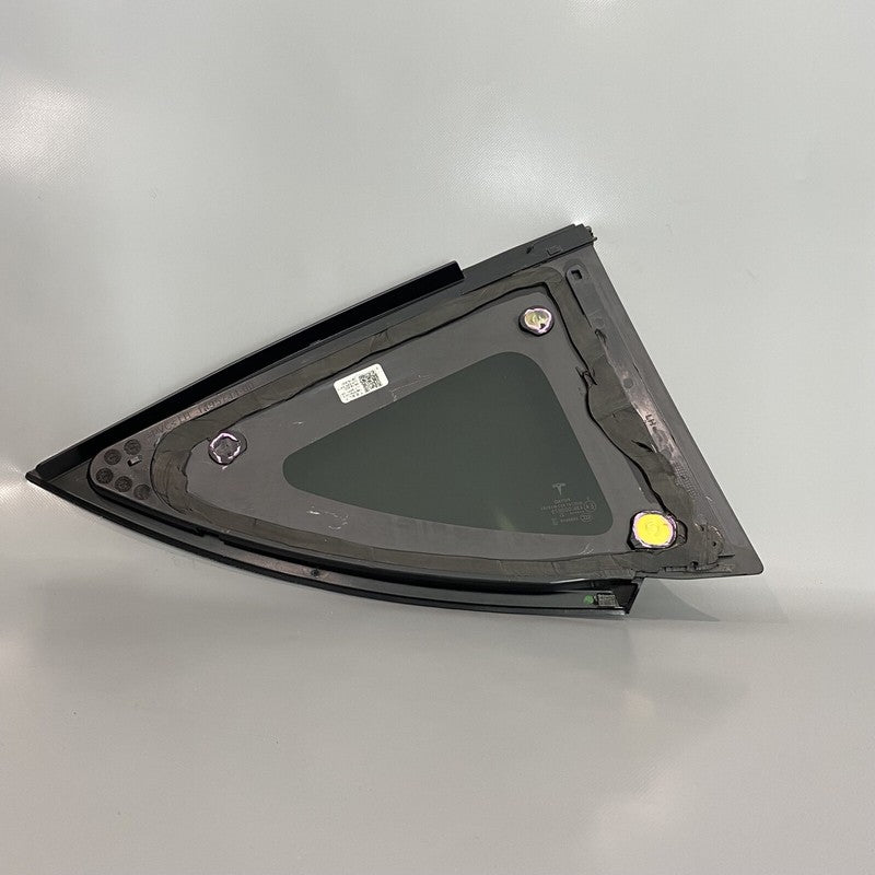1495740-00-E TESLA MODEL Y QUARTER GLASS LEFT REAR 1495740-00-E 2020 2021 2022 OEM