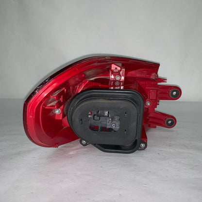 2SD01073804 / 5NO945096R VOLKSWAGEN TIGUAN TAIL LIGHT RIGHT PASSENGER 2012 2013 2014 2015 2016 OEM