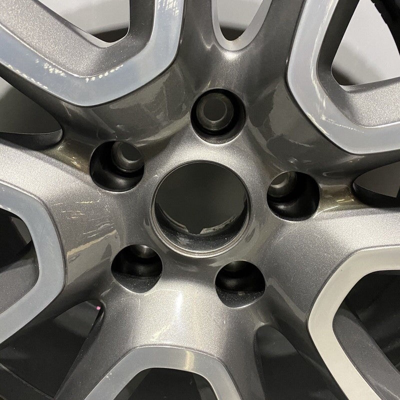 670044699 MASERATI LEVANTE WHEEL 19 INCH RIM WITH TIRE 670044699 OEM 2017 2018 2019 