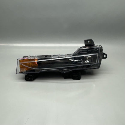 1077391-00-F TESLA MODEL 3 FOG LIGHT LEFT DRIVER 2017 18 19 20 21 22 2023 OEM 1077391-00-F